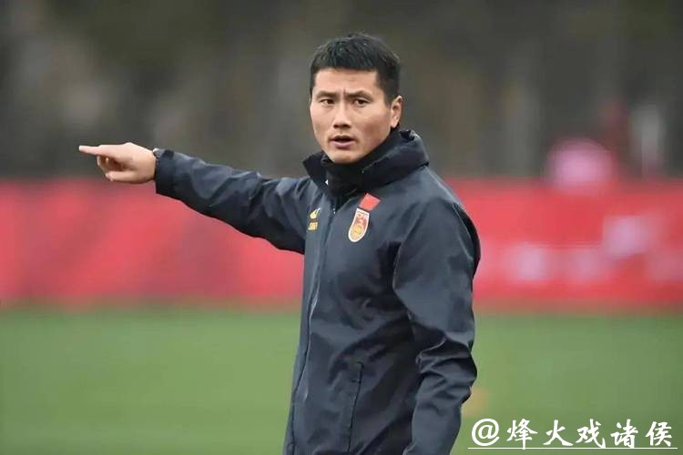 国足新帅初亮相 邵佳一选材看表现不看年龄 国足新帅初亮相 邵佳一选材看表现不看年龄