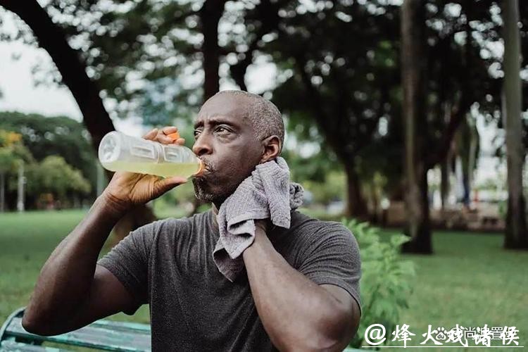 墨尔本热浪烤验澳网：顶棚一合，公平性碎了？